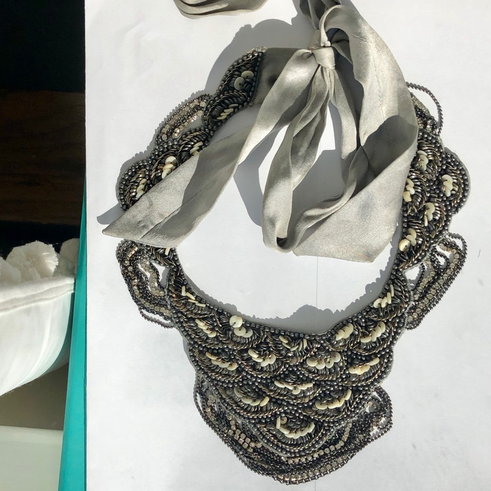 Stella and dot silver statement necklace